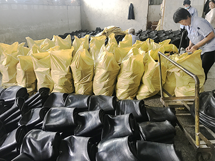 環(huán)球丁基內(nèi)胎包裝車間